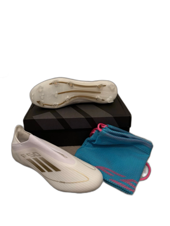 Adidas F50 vita fotbollsskor