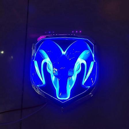 LED-valomainos Dodge-etuvilkkuihin, ram-autologon ja lampaanp n valaistuihin koriste-esineisiin -Xin Blue 12x13.5cm