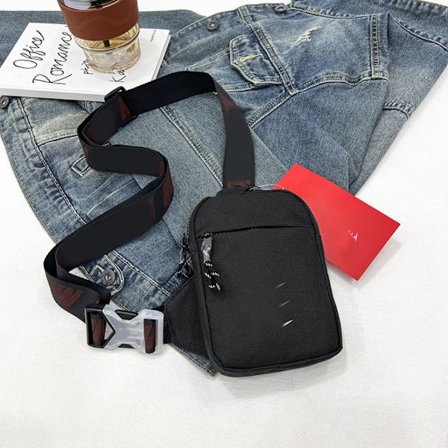 Mini Letter Bröstväska Sling Shoulder Crossbody Bag SVART