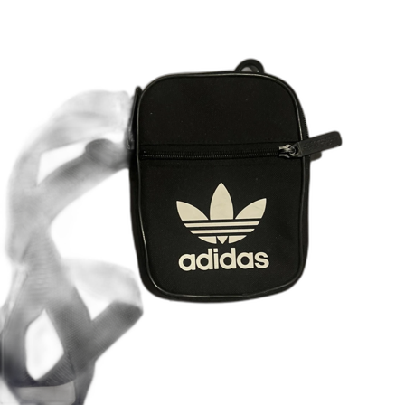 Adidas väska