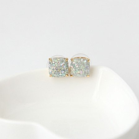 K-serie fyrkantiga harts kristall små färgade paljettörhängen, som en gåva till alla hjärtans dag, mors dag och födelsedag (kse1433 )