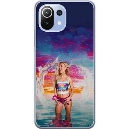 Kompatibelt Mobildeksel til Xiaomi Mi 11 Lite Blond kvinne i fargerik strandantrekk som leker i havet ved solnedgang