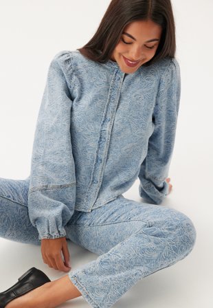 VILA - Vichris L/S DENIM SHIRT DENIM - Light Blue Denim AOP:JAQUARD - Kläder - - Bubbleroom