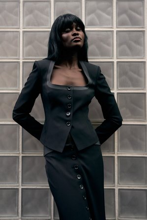 Amy Lefévre x NA-KD Åtsittande blazer med rundad halsringning - Kort kavaj - Svart - EU 40