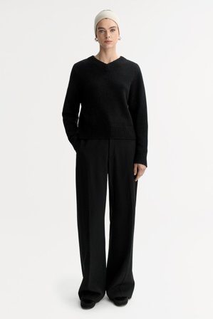 Soft Goat - Chunky v-neck - L - Black