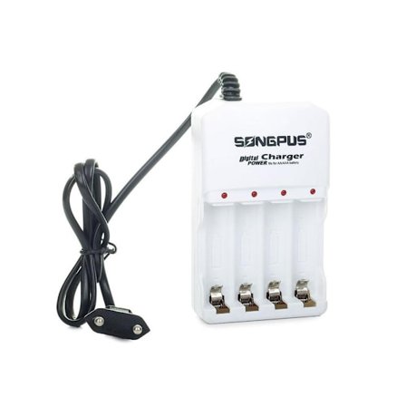 4x Batteriladdare - AA & AAA Batterier Vit