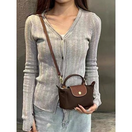 Mini dumpling bag crossbody håndveske dameveske mini liten veske med hull og skulderstropp