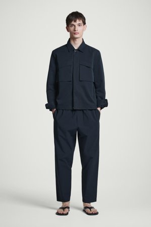 COS Männer Schmal Zulaufende Baumwollhose in Blau