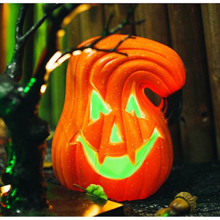 Halloween-lykt i form av gresskar, glødende hul leketøy for utendørs scenedekorasjon