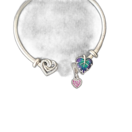 Pandora armband med berlocker