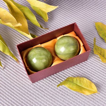 2st Stress Hand handled Naturlig Jade Ball Massageboll