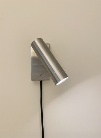 Slim vegglampe - børstet stål