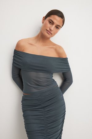 Vollan x NA-KD Off Shoulder Mesh Top - Festtoppe - Grå - M