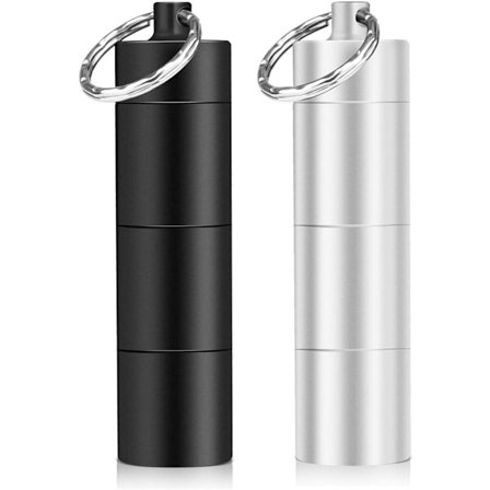 Små pilleæsker (2 stk.) - Nøglering - Rejsemetal - Pilledispenser - Praktisk opbevaring af piller