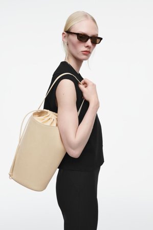 COS Femme Sac Seau - Nubuck Bag in Beige