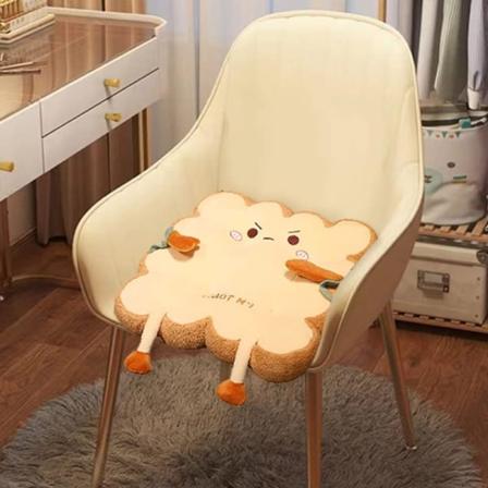 Paahtoleipätyynytyyny, jossa on loukkaantunut emoji, Kawaii-pehmolelu Hauska ruokapehmolelu