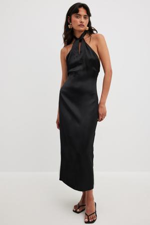 Josefine HJ x NA-KD Twisted Front Satin Midi Dress - Midiklänningar - Svart - EU 34