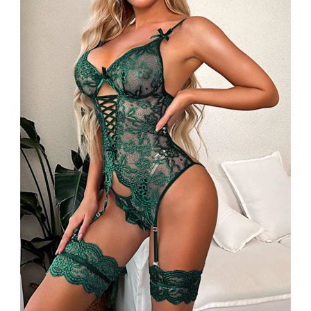 Sexet lingerisæt med strømpebåndsholder og blondebody