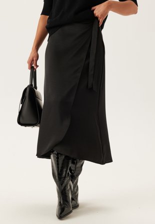 Object Collectors Item - Objchilli Midi Wrap Skirt - Black - Kläder - - Bubbleroom Omlottklänning