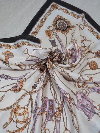 7Days Satengskjerf Sort/Rosa 70x70