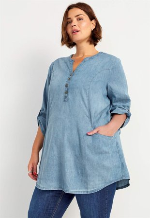 Cellbes of Sweden - Denimtunika med lommer i lys blå / denim for damer i størrelse 58/60