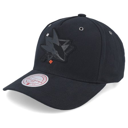 Mitchell & Ness - NHL Zwart adjustable Cap - Hatstore Exclusive x San Jose Sharks Engraved Black Adjustable @ Hatstore