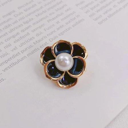 Kamelia Brosch Kamelia Nål STIL 3 STIL 3 Stil 3