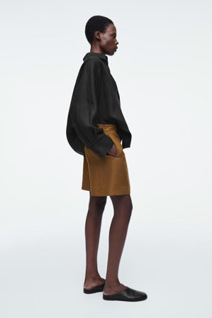 COS Women's Tailored Elasticated Linen Shorts in Beige