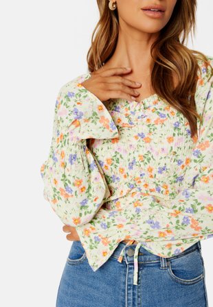 Pieces Korine LS Top Vanilla Ice AOP:Flow Klær