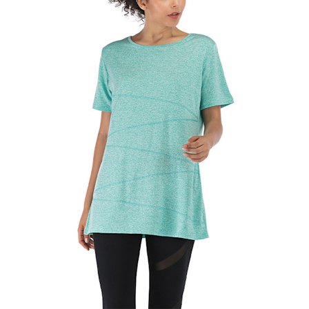 Naisten raidallinen lyhythihainen T-paita rentoon villapaitaan