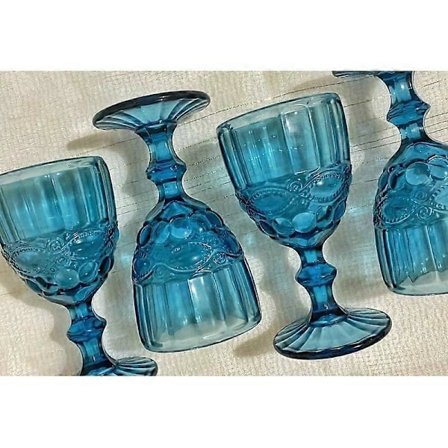 1 stk. Europeisk stil Vintage preget kronblad glass utskåret rødvin glass juice glass, beger