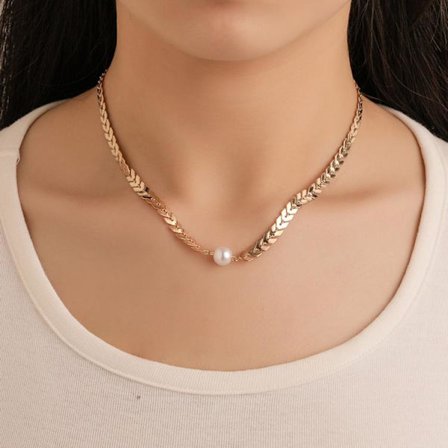 Elegant halsband guldpläterat med pärla nyckelben