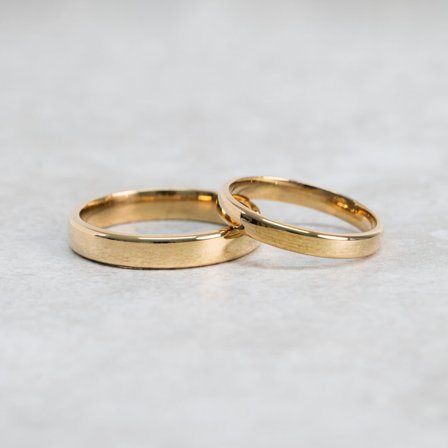 Lind, 18K Gelbgold : Breite - 1,3 mm, Gravurstil - Bitte wählen Sie, Größe - 45, Höhe - 1,3 mm, Oberfläche - Glänzend