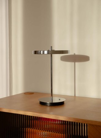 Asteria Move oppladbar bordlampe - krom