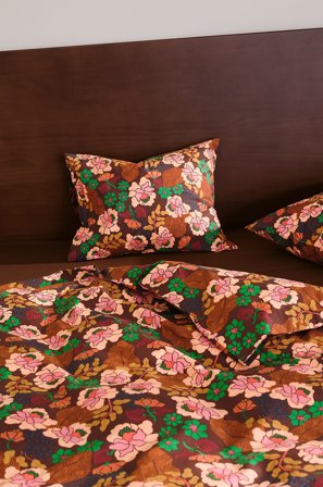 Jotex - Dynetrekksett Enkeltseng Økologisk Brun/blomstermønstret - MONAH - Kjøp Enkeltseng hos Jotex