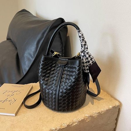 Vevd Bucket Bag Crossbody Bag SVART