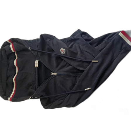 Mörkblå moncler hoodie.