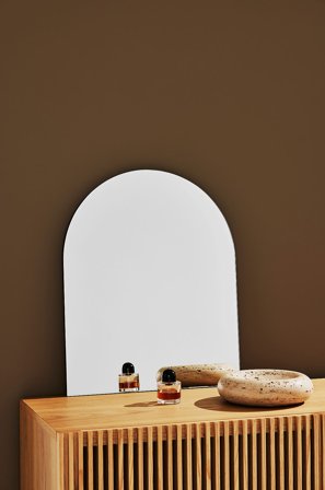 Pastill - Uma mini väggspegel 55x45 cm - Silver - Små speglar - Från Homeroom