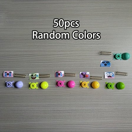 50 stk. fjærbelastede morsomme ansiktsleker - Flerfargede plastikktegneseriefigurer med tilfeldige uttrykk, kreative festgaver til barn, premier til 