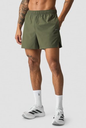 ICANIWILL - Essential Cardio 5'' Shorts Dark Khaki Green - Kortbyxor - Herr - Träningskläder från ICIW
