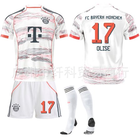 Xbi- Bayern vieras nro 25 Müller jätti jäähyväiset juhlajoukkuesetille jalkapallopaidalla