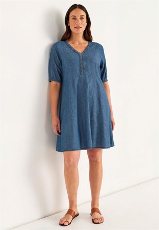 Cellbes of Sweden - Kort jeansklänning med puffärmar - mellanblå denim - för damer - 62/64