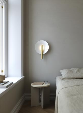 Furiko vegglampe - børstet messing