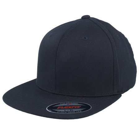 Flexfit - Černá fitted Kšiltovka - Flat Brim Black Fitted @ Hatstore