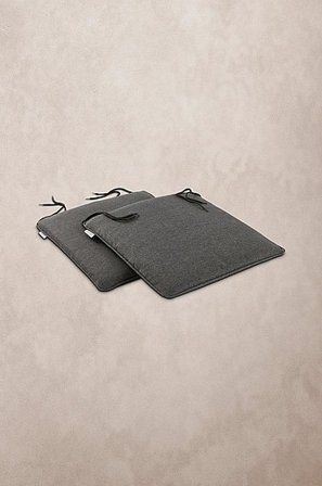 Jotex - Sittdyna Karmstol 2-pack Grå NERJA - Köp Stolsdynor & sittkuddar hos Jotex