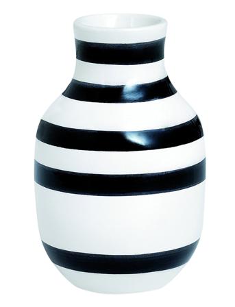 Omaggio Vase Home Decoration Vases Musta Kähler