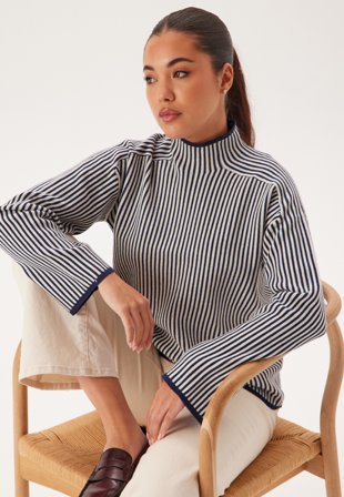 VERO MODA - Vmgold Ls Highneck Pinstripe P - Navy Blazer Detail:w. Birch - Kläder - - Bubbleroom