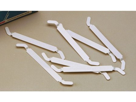 Pappersklämma, plast, 25 arks kapacitet, vit 100/fp - Lyreco - Kontorsmaterial - Arkivering och kontorsförvaring - Arkiveringstillbehör