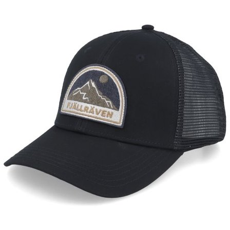 Fjällräven - Svart trucker Keps - Badge Långtradarkeps Black Trucker @ Hatstore