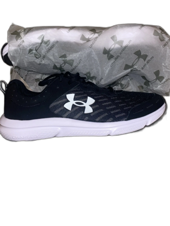 Svarta Under Armour sneakers